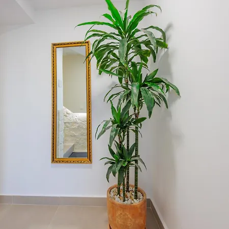 Olea Delux Rooms Гостевой дом *