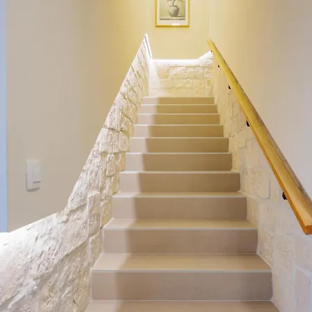 Olea Delux بيت ضيافة زادار