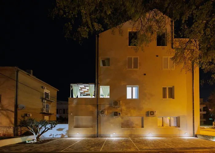 Olea Delux 3* 扎达尔