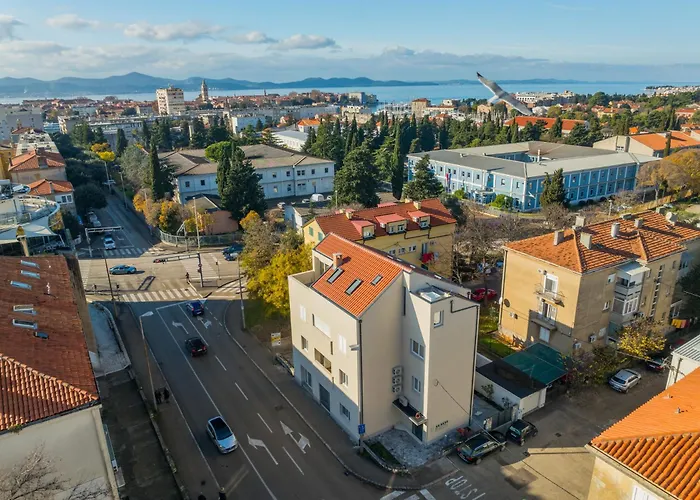 招待所 Olea Delux 扎达尔