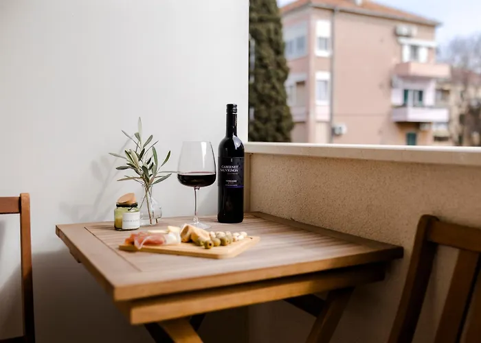 Olea Delux Гостевой дом Задар