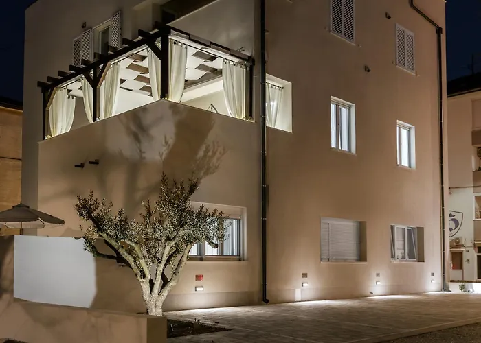 招待所 Olea Delux 扎达尔